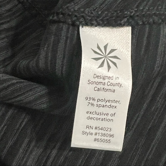 Athleta 1/2 zip running wild exercise jacket top with thumbholes size Medium - Picture 8 of 12